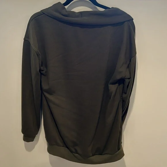 Half zip - Picture 2 of 2